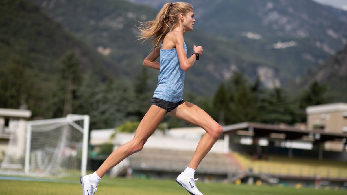 Toplauferin Konstanze Klosterhalfen Pokern Vor Der Wm In Katar Kicker