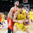 Gabriele Prodica (Alba Berlin, #1) gegen Luca Vildoza (Roter Stern Belgrad).
