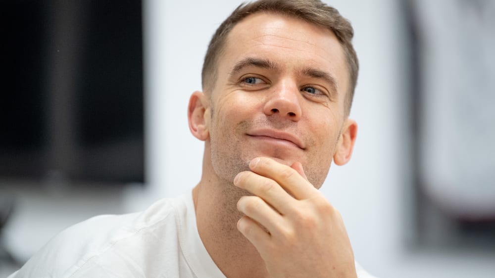 Guter Zuhörer und auskunftsfreudiger Gesprächspartner: Manuel Neuer besuchte die kicker-Zentrale in Nürnberg.
