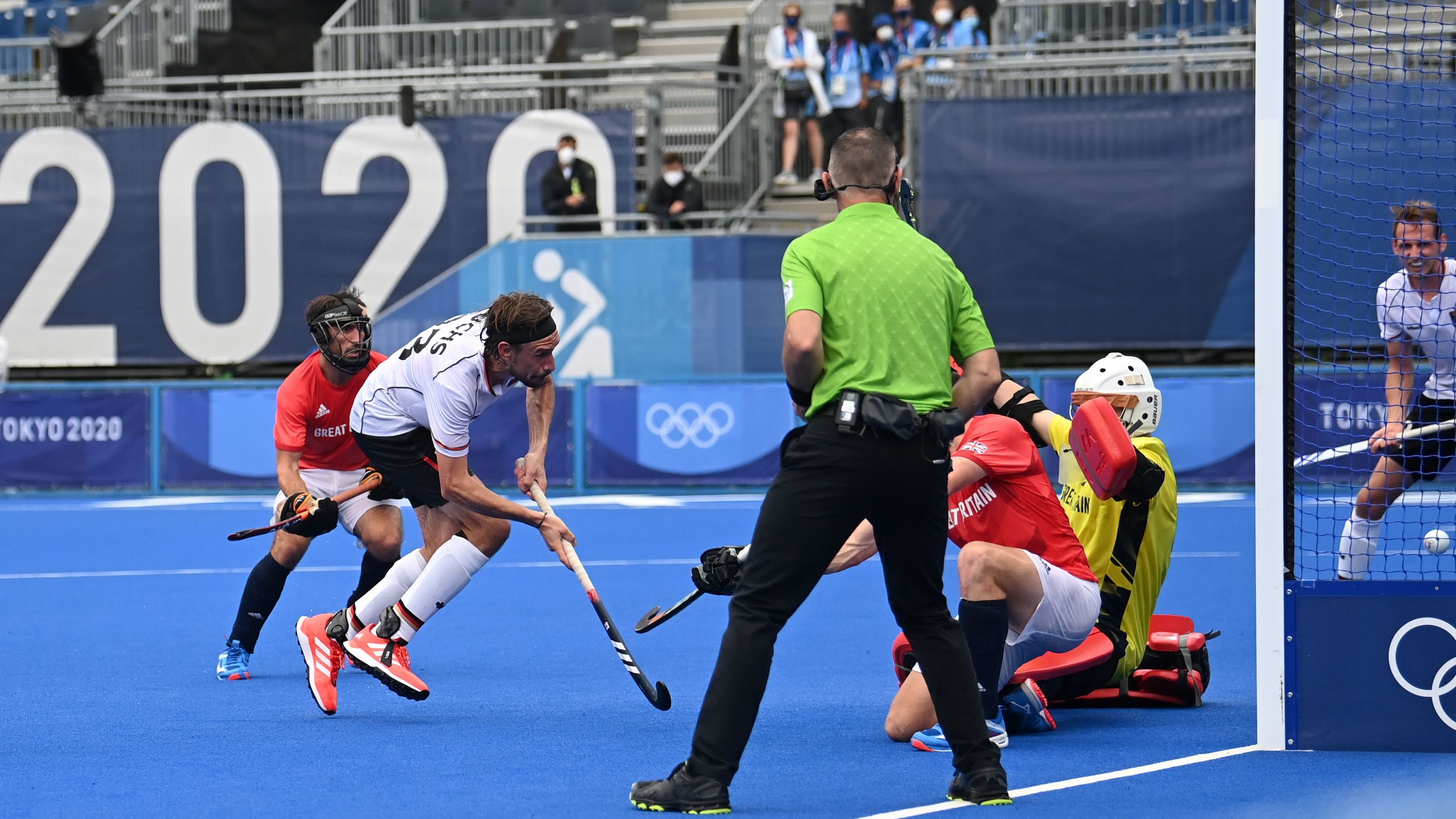 Fuchs trumpft auf: Hockey-Herren schlagen Großbritannien ...