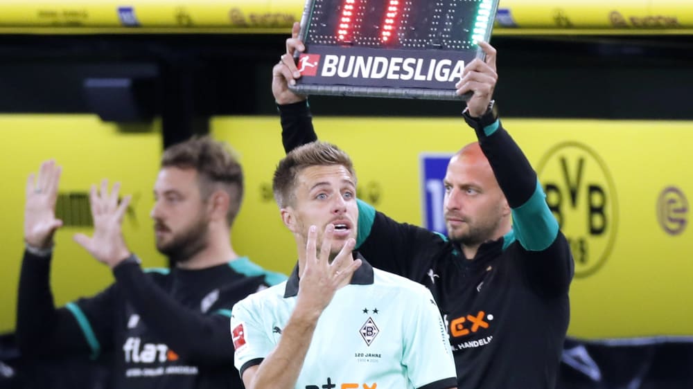 Schon 99-mal leuchtete Patrick Herrmanns Nummer auf der Wechseltafel grün auf.
