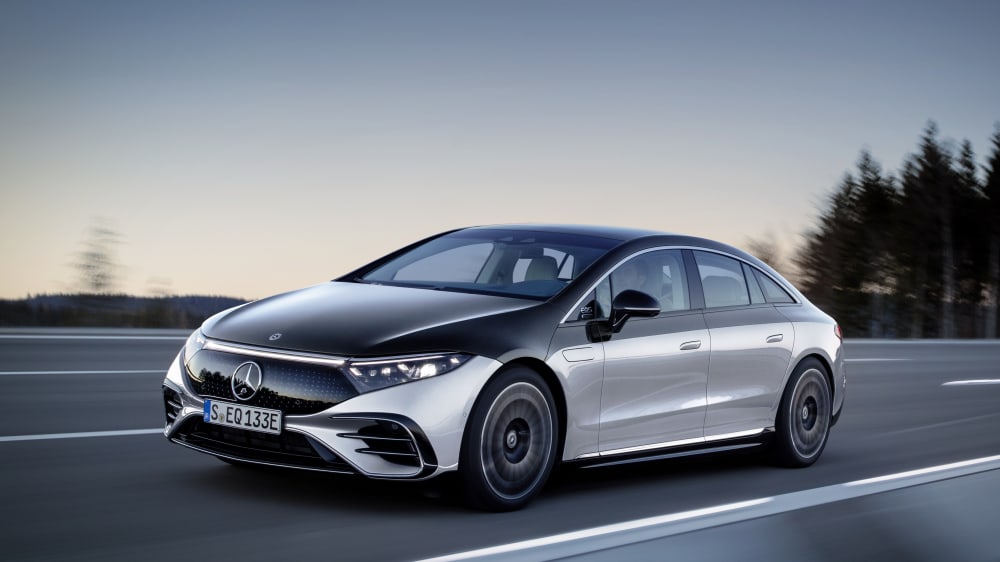 Mercedes EQS Teslas Albtraum kicker