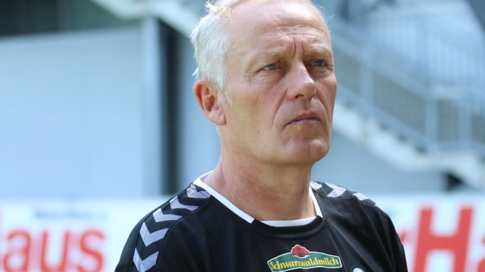 War erst in den zweiten 60 Minuten zufrieden: SC-Trainer Christian Streich.