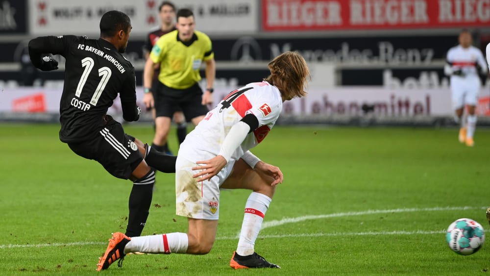 Die Entscheidung: Douglas Costa trifft zum 3:1 ins kurze Eck.