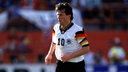 Lothar Matthäus führt die deutsche Nationalmannschaft 75-mal aus Kapitän aufs Feld.