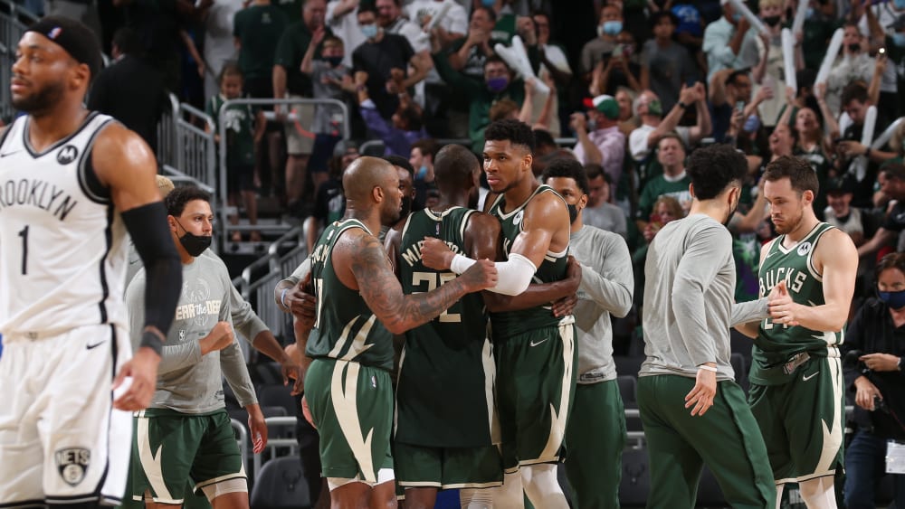 Die Bucks leben noch: Giannis Antetokounmpo und seine Teamkollegen gewinnen gegen Brooklyn.