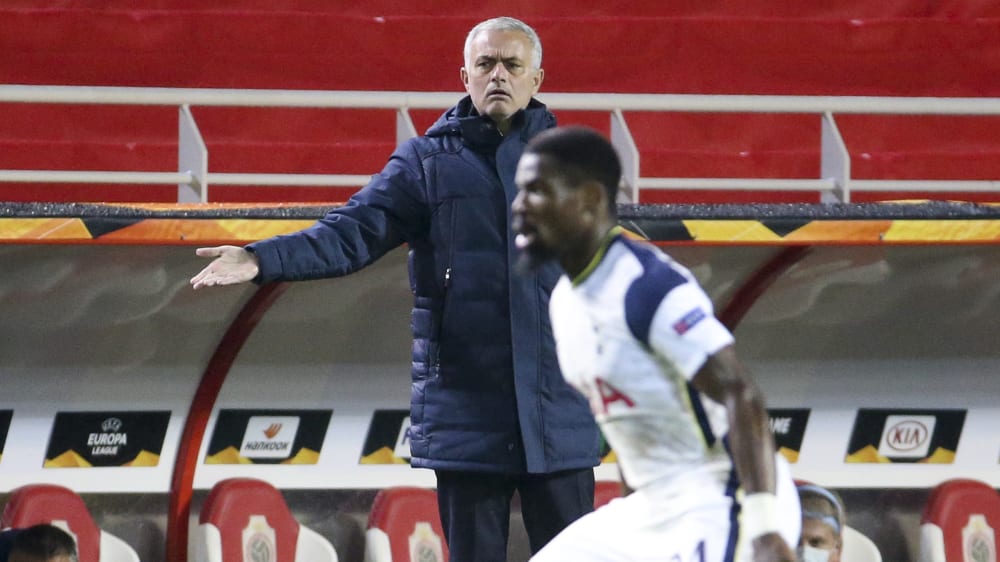 Bedient: José Mourinho, im Vordergrund Serge Aurier (der durchspielen durfte).