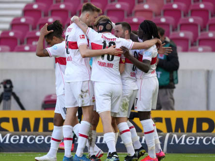 Glückliche Schwaben: Stuttgarter bejubeln das 1:0.