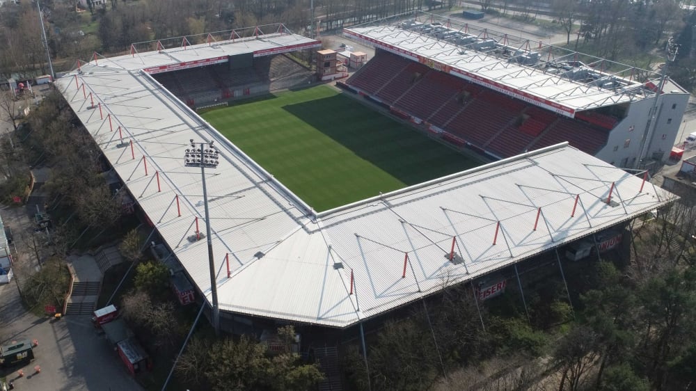 Im Stadion an der Alten Försterei könnte Altglienicke im Bedarfsfall Flutlichtspiele austragen