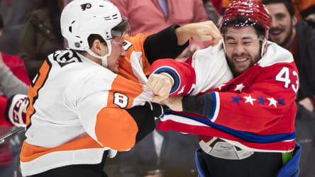 Philadelphias Robert Hägg im Faustkampf mit Washingtons Tom Wilson.