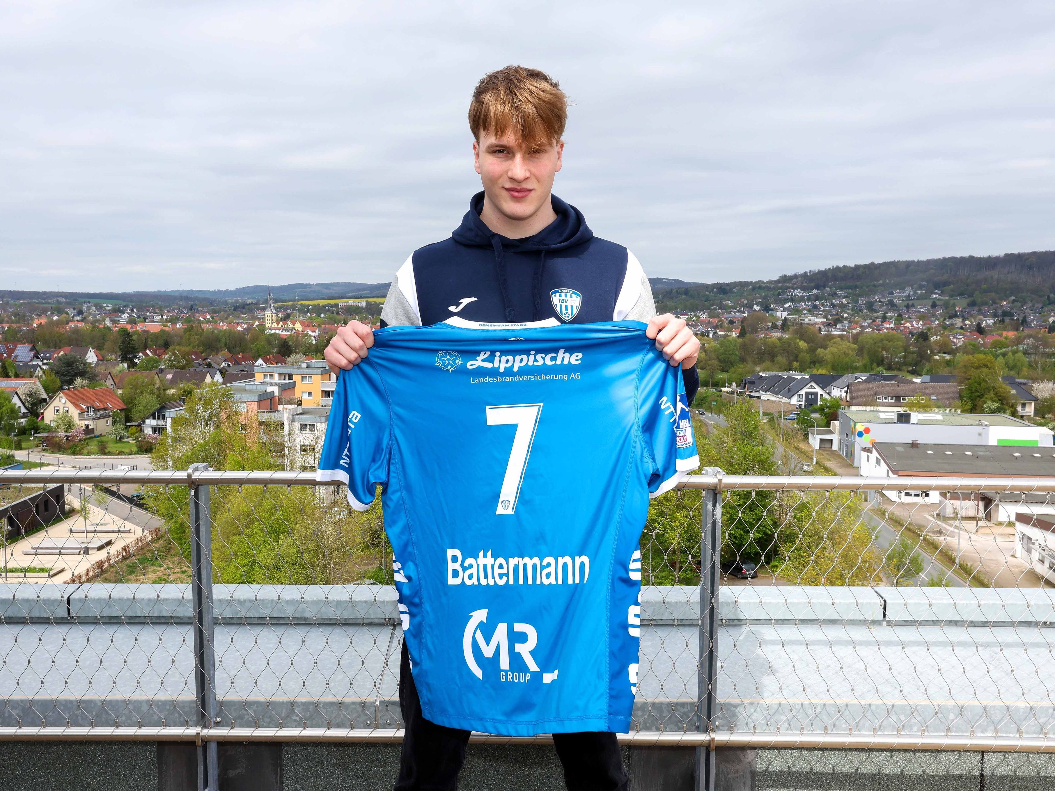 Connar Battermann bleibt beim TBV Lemgo Lippe HandballWorld