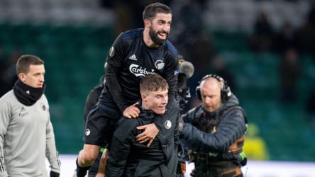 Michael Santos (oben) feiert mit Pep Biel