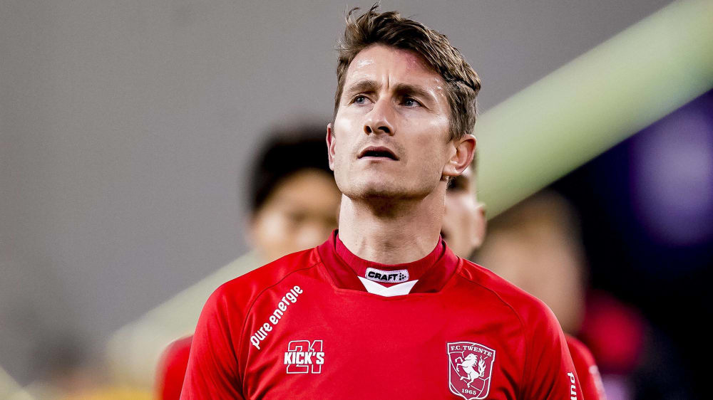Der ehemalige Augsburger Paul Verhaegh im Dress von Twente Enschede.