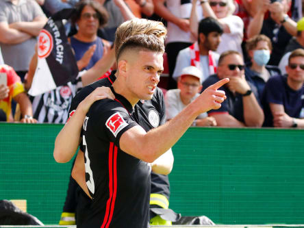 Rafael Borré bejubelt sein soeben erzieltes 2:1
