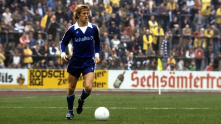 Spielte noch mit über 43 Jahren in der Bundesliga: Klaus Fichtel.