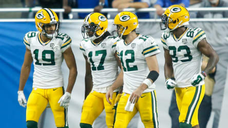 Equanimeous St. Brown, Davante Adams, Aaron Rodgers und Marquez Valdes-Scantling (v.l.n.r.) sind Spieler der Green Bay Packers.