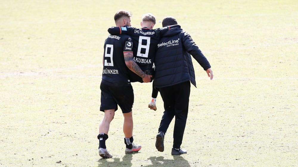 Wurde in Rostock verletzt vom Platz getragen: Sebastian Jakubiak.