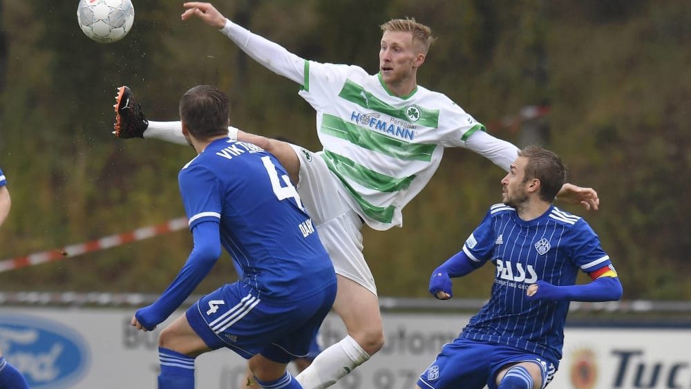 Benedikt Zahn kämpft nun für Preußen Münster um den Ball.