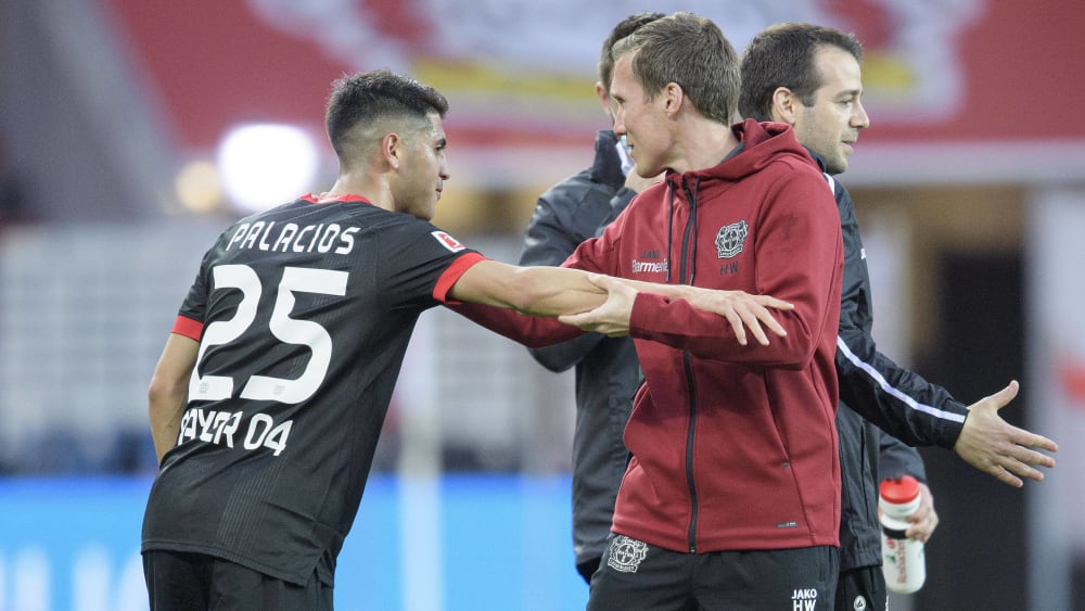 Plötzlich Stammspieler: Exequiel Palacios (li.) mit Hannes Wolf.