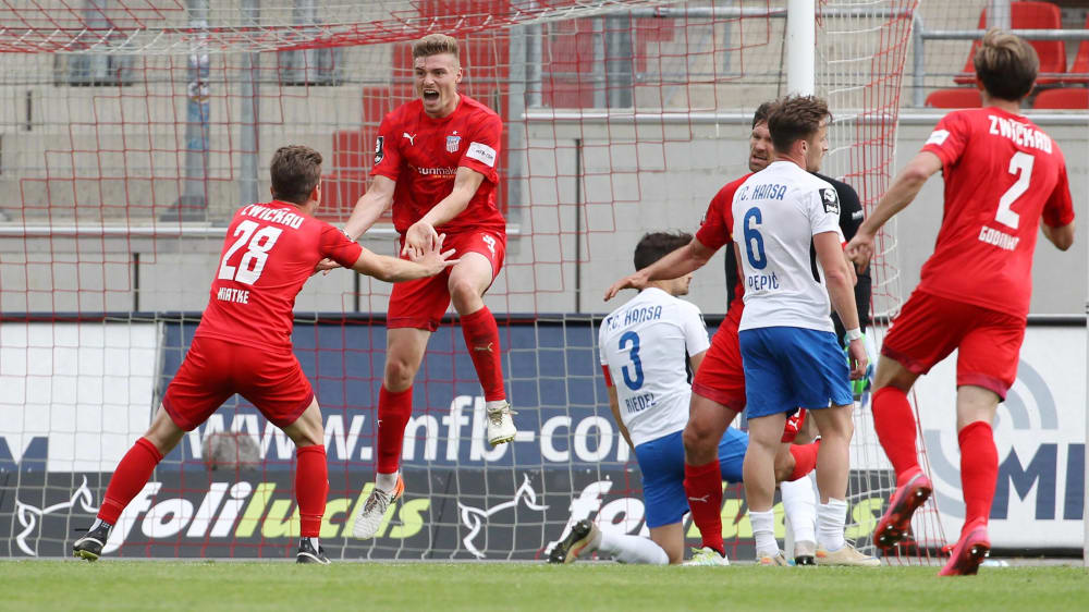 Schwane Drehen In Halfte Zwei Auf Zwickau Holt Einen Punkt Gegen Rostock Kicker
