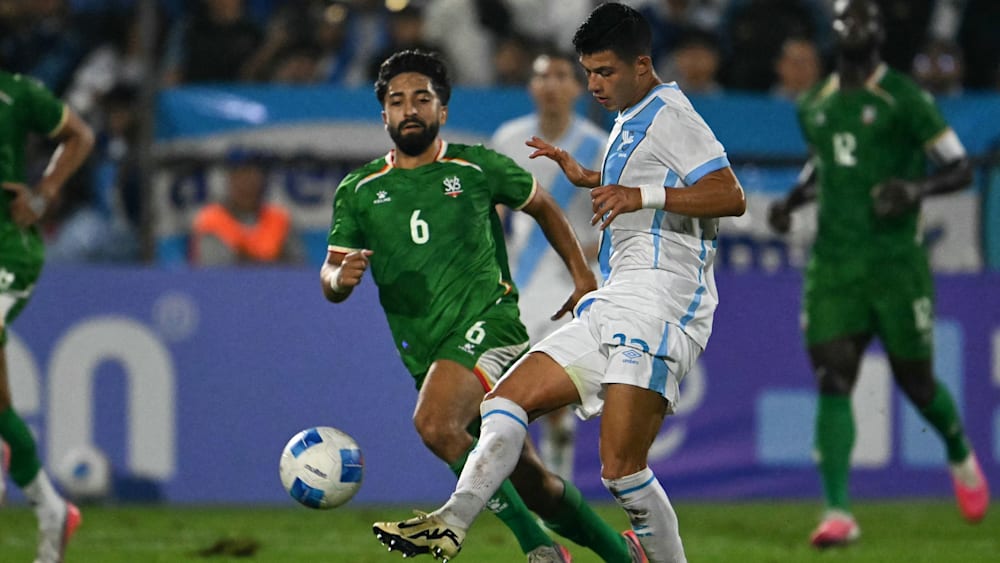 Immanuel Pherai (#6) erlebte gegen Guatemala Rassismus und Gewalt auf dem Spielfeld.