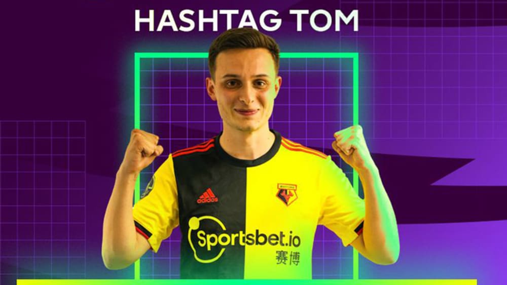 'Hashtag Tom' ist zur britischen Nummer eins im eFootball aufgestiegen.