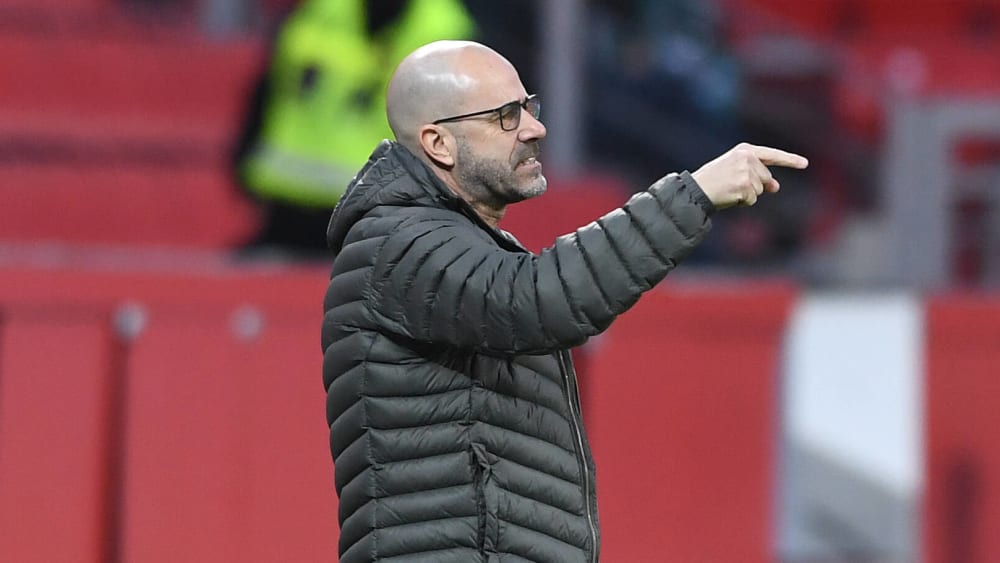 Setzt weiter auf einen fußballerischen Ansatz: Bayer-Coach Peter Bosz.