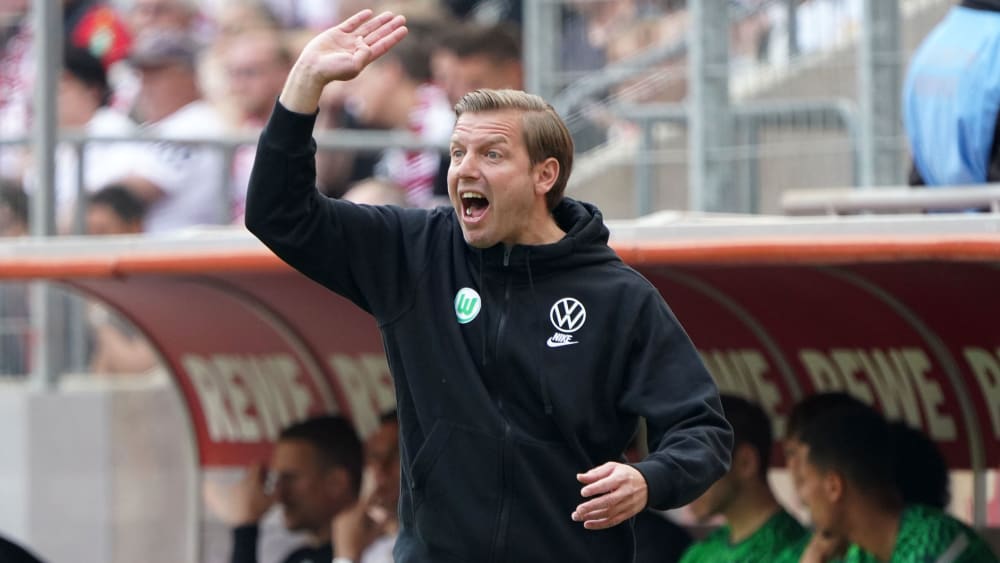 L'allenatore del Wolfsburg Florian Kohfeldt vuole attaccare di nuovo dopo una stagione deludente.