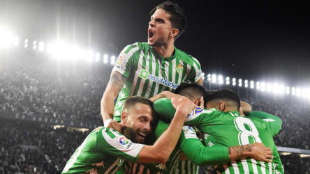 Real Betis bejubelt das 2:1 durch Cristian Tello