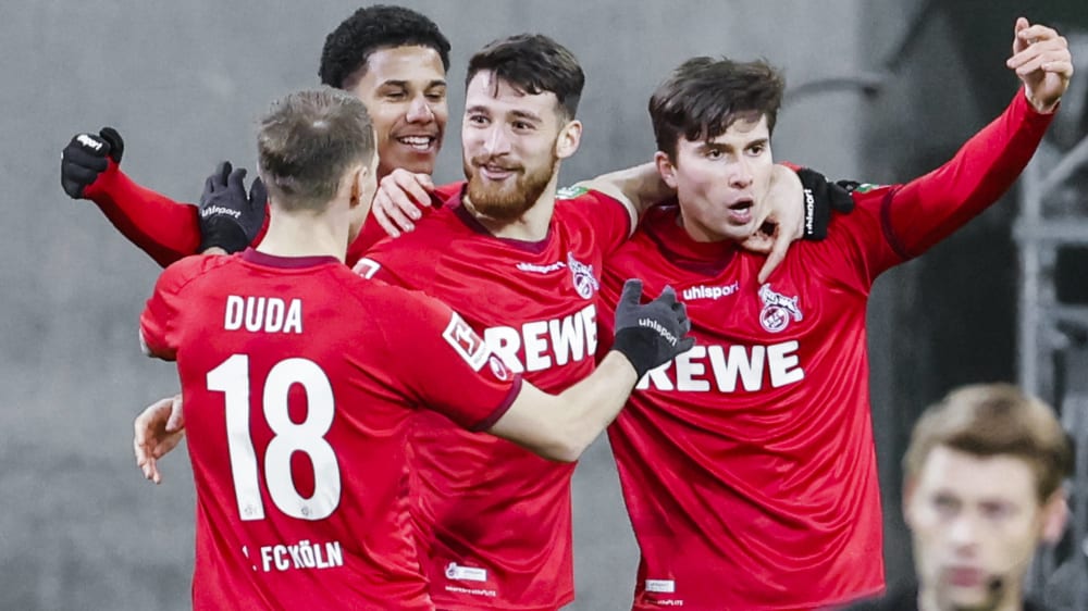 Derby-Matchwinner in Gladbach: FC-Doppelpacker Elvis Rexhbecaj (rechts).