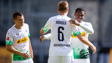 Mamadou Doucouré wird von Christoph Kramer geherzt