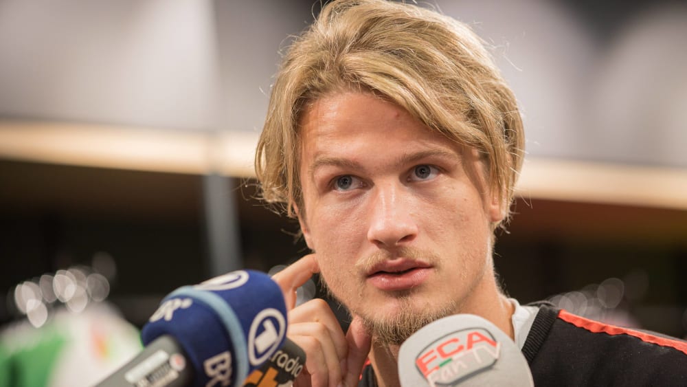 Vor seinem ersten Einsatz mit Augsburg: Tin Jedvaj.