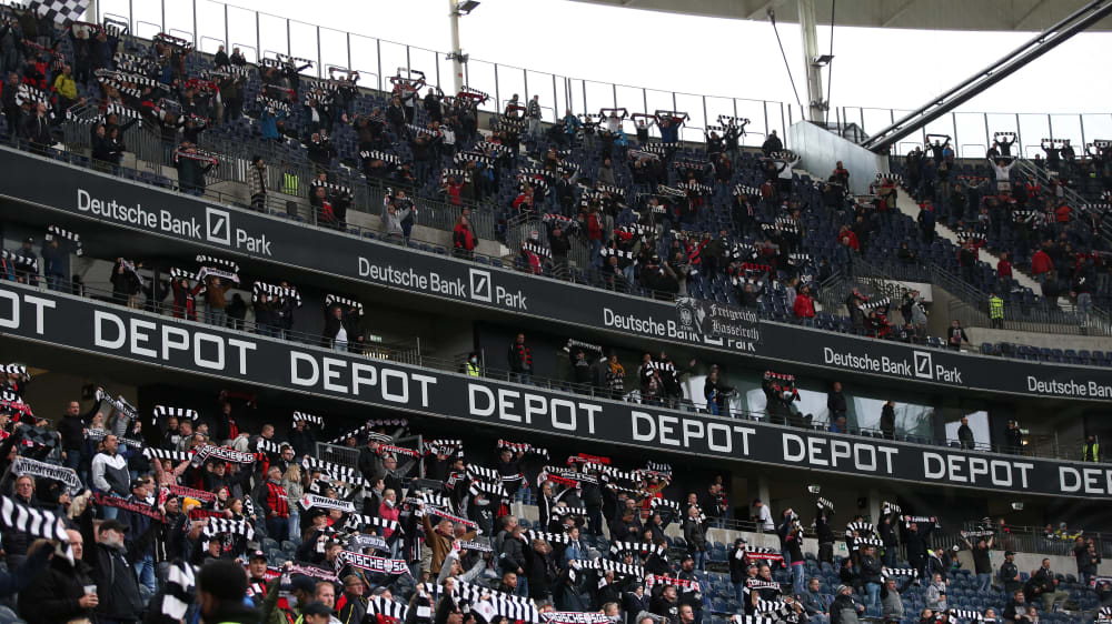 Bei der Eintracht besteht die Hoffnung, im Sommer wieder Zuschauer im Stadion begrüßen zu können.