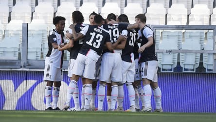 Juventus Turin freut sich über den Erfolg im Derby della Mole gegen Stadtrivale Torino.