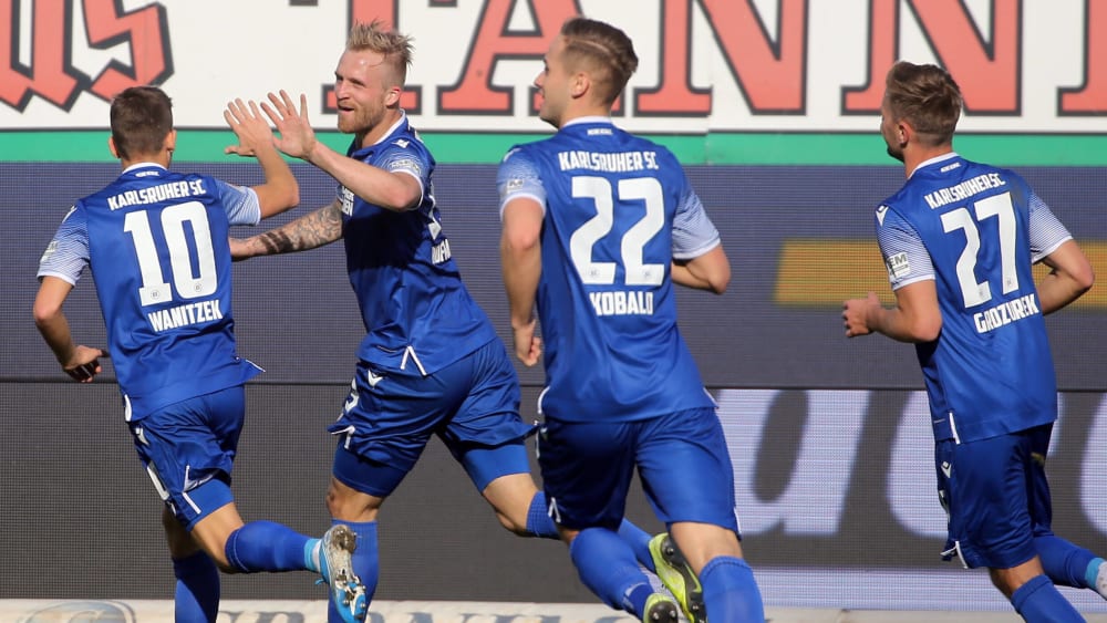 Der große Hoffnungsträger beim Karlsruher SC: 1,95-Meter-Sturmtank Philipp Hofmann.