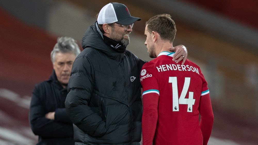 Auch der Kapitän geht (vorerst) von Bord: Jordan Henderson (r.) fehlt Jürgen Klopp und Liverpool einige Wochen.
