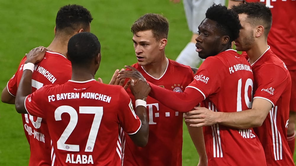 Joshua Kimmich (Mitte) würde Hansi Flick gerne beim DFB sehen.