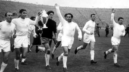 Ein mythisches Real Madrid gewinnt ein episches Endspiel gegen Frankfurt und holt zum fünften Mal in Folge den Landesmeister-Cup.