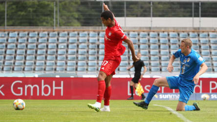 Malik Tillman beim 2:1