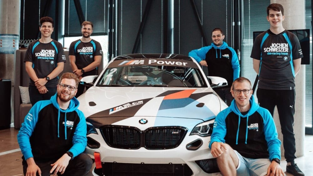Das sechsköpfige Team des neuen Jochen Schweizer SimRacing Teams powered by BMW!