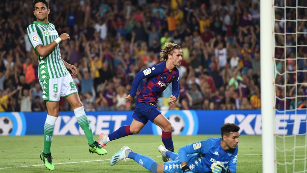 Er traf bei seiner Heimpremiere direkt doppelt - und bereitete einen weiteren Treffer vor: Barcelonas Angreifer Antoine Griezmann.