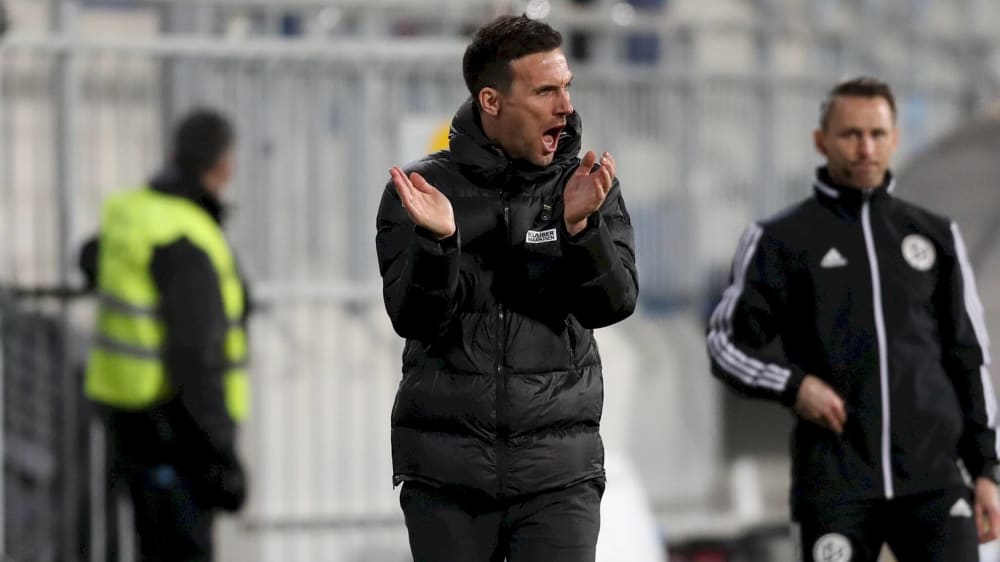 Bleibt mit seinem KSC weiter an der Spitzengruppe dran: Cheftrainer Christian Eichner.