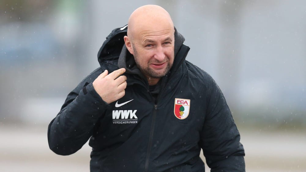 Wettbewerb oder Entertainment? Augsburgs Präsident Klaus Hofmann hinterfragt die Geldverteilung im deutschen Fußball.