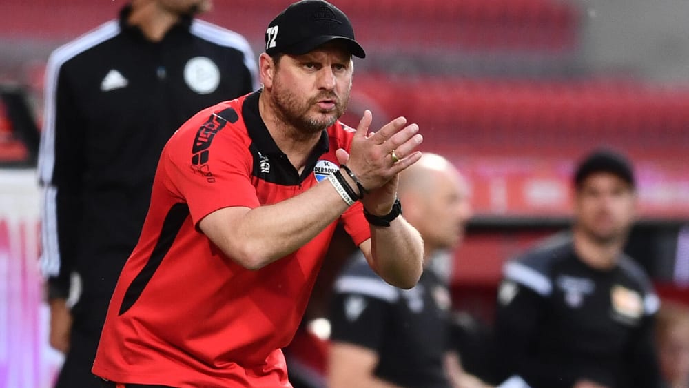 Paderborns Trainer Steffen Baumgart plagen erhebliche Personalprobleme.