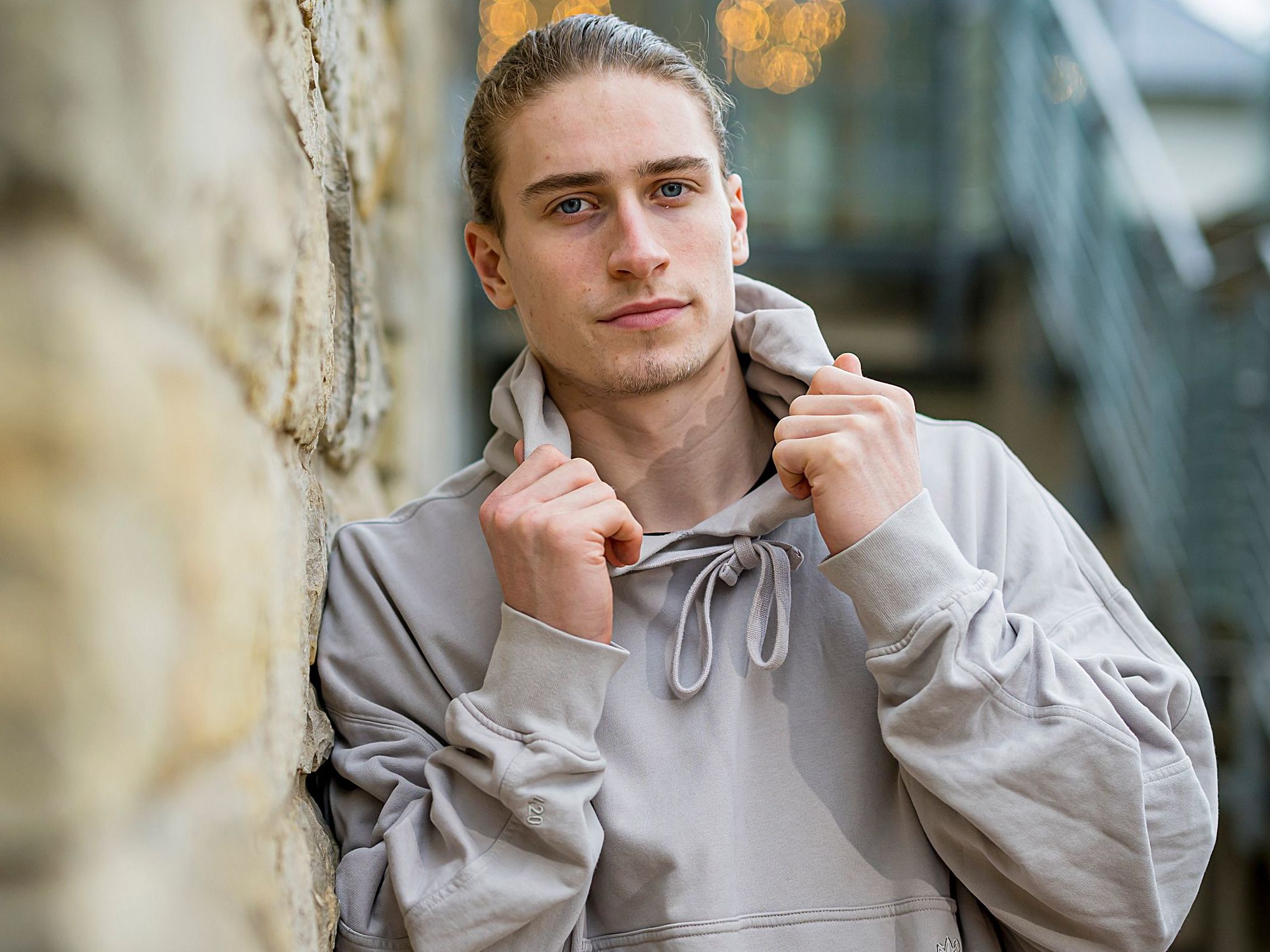Juri Knorr über Vater, HandballEM, FußballStadien, Trikot und Haare