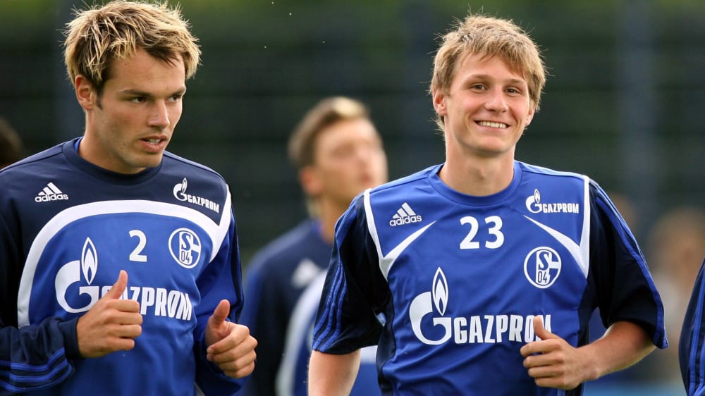 Die ersten Schritte als Profi: Benedikt Höwedes (r.) 2007 an der Seite von Heiko Westermann.