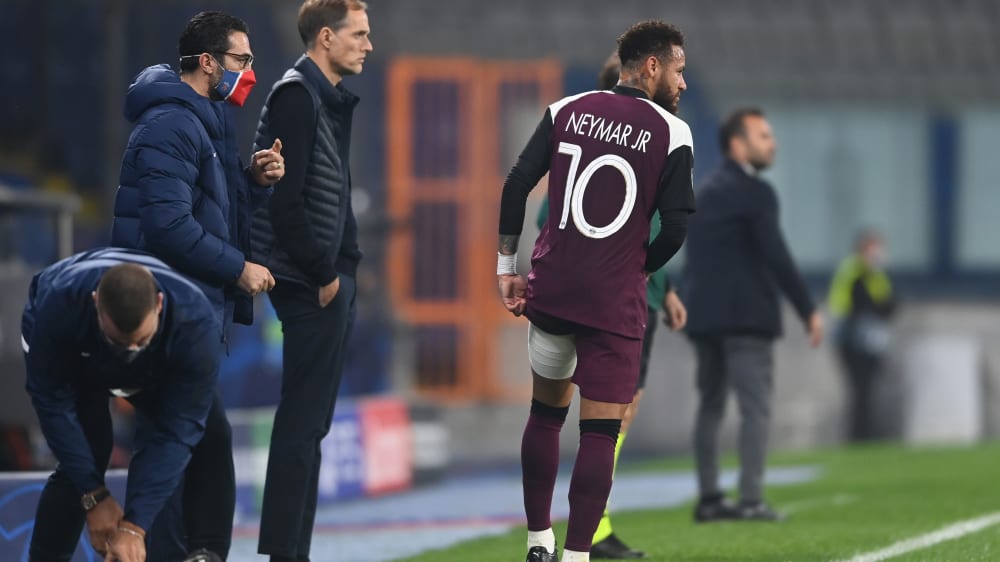 Erfreut sieht anders aus: PSG-Trainer Thomas Tuchel und sein angeschlagener Offensivspieler Neymar.