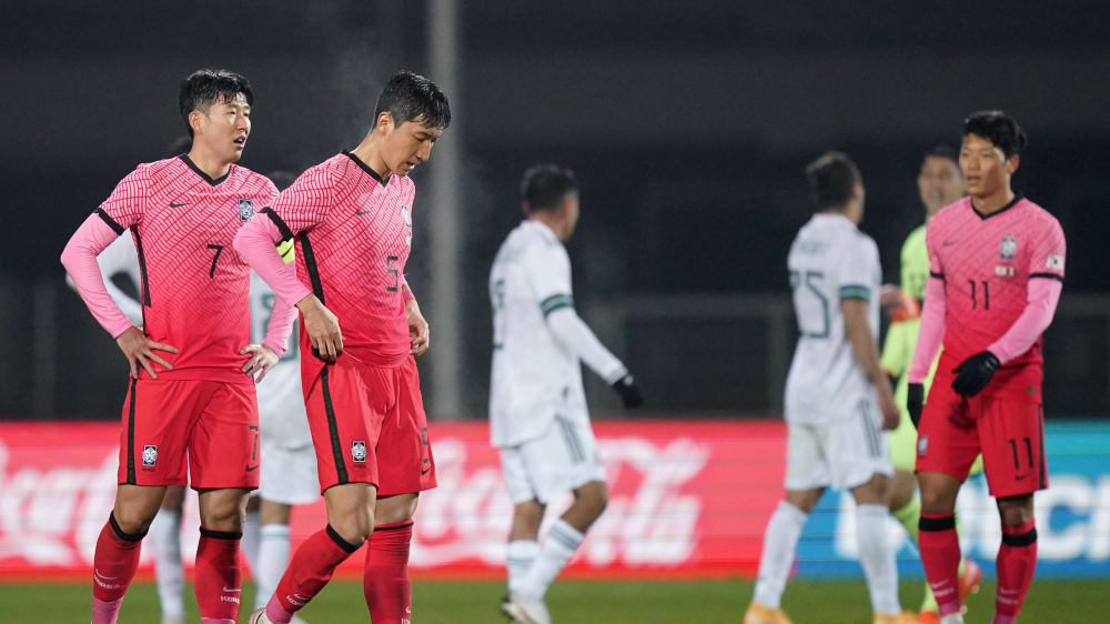 Noch am Samstag spielte Südkorea in Wien gegen Mexiko: Heung-Min Son (li.) und Woo-Young Jung.