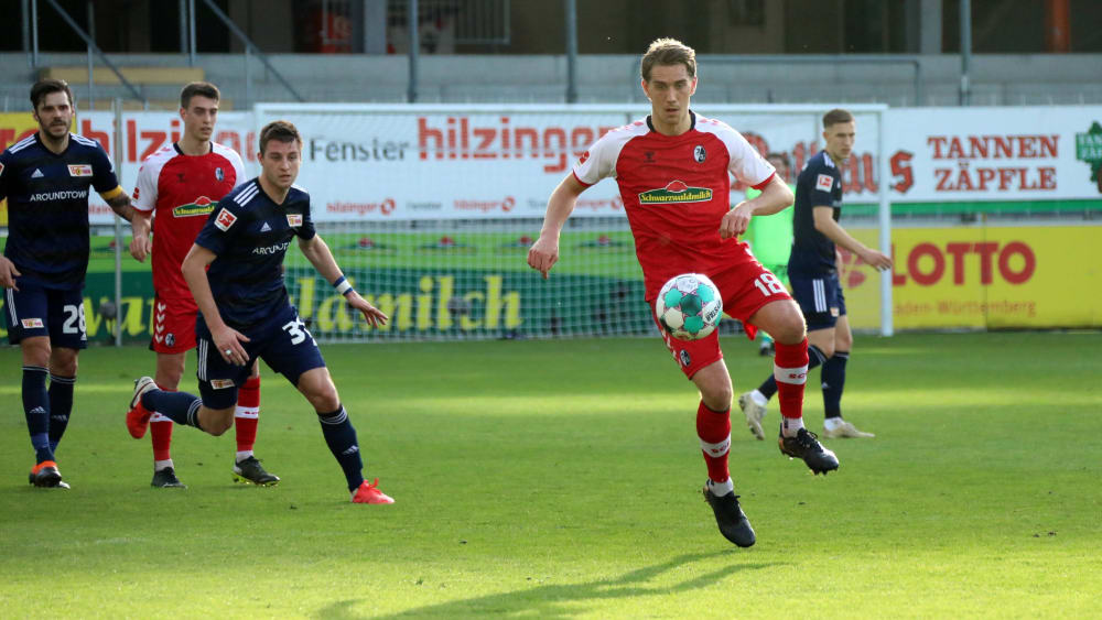 Er hing gegen Union in der Luft: SC-Torjäger Nils Petersen.