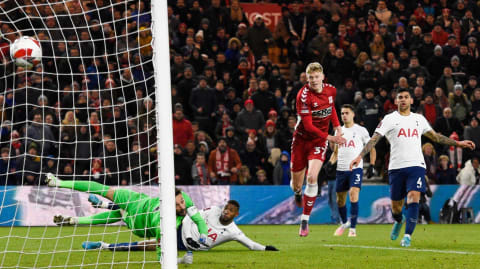 Riedewald schießt Crystal Palace spät ins FA-Cup ...